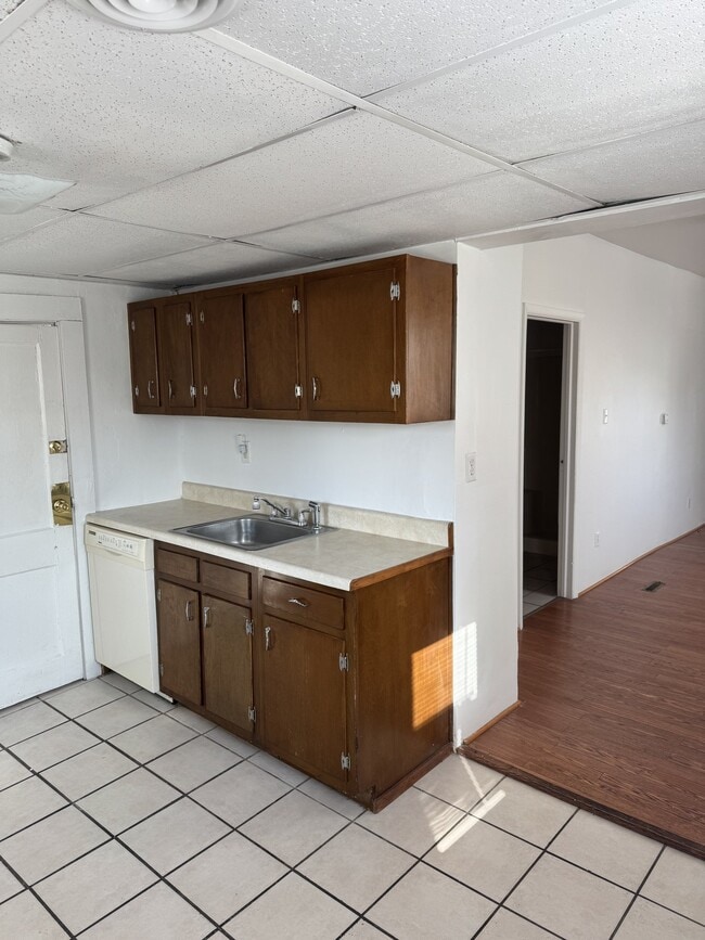 237 W 3rd St Unit 1