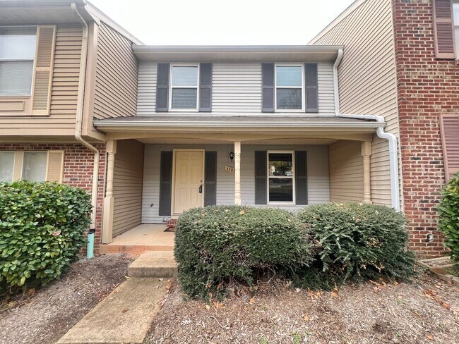 Newly Remodeled 3BD, 3.5BA Raleigh Townhom... - Newly Remodeled 3BD, 3.5BA Raleigh Townhom... Townhome