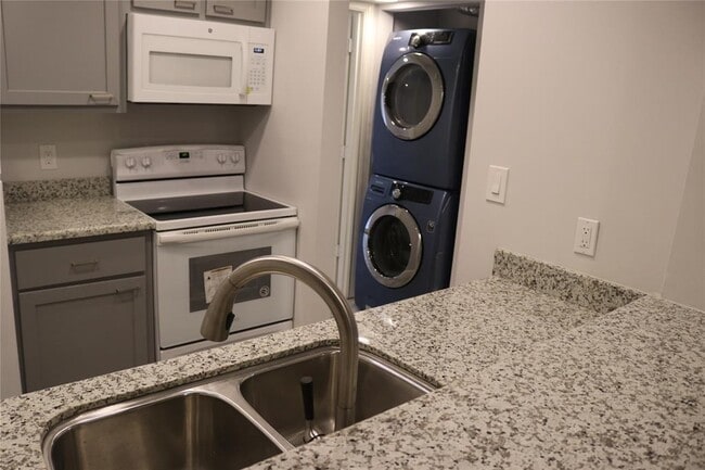 Photo - 12633 Memorial Dr Unidad 4/25