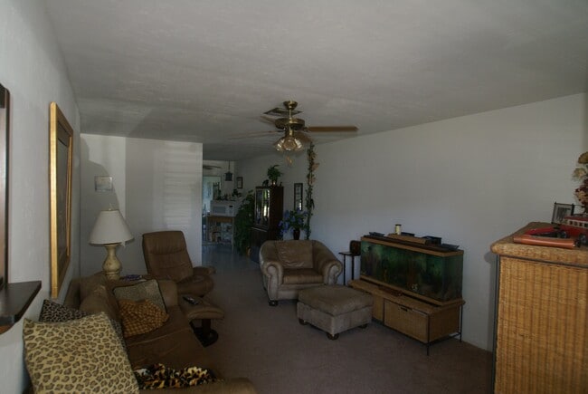 4927 Victoria Dr Unit 1