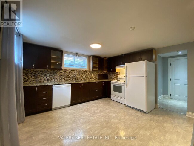 Photo - 81 Parkway Crescent