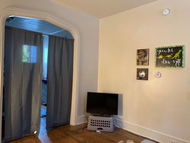 Photo - 209 N Bedford St Unit 01
