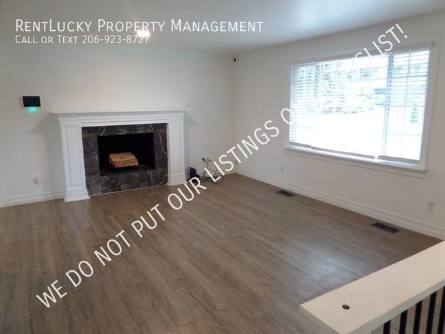Photo - Updated and HUGE 5 Bedroom Federal Way Hom...