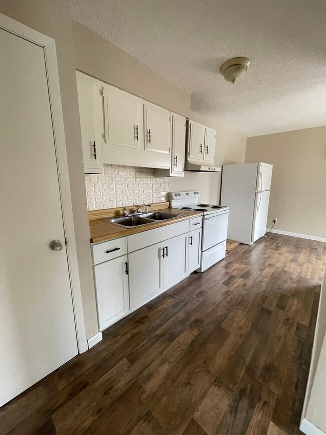 Photo - 1 Bed 1 Bath Apartment For Rent in TROY, MO Unit APT A