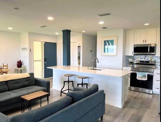 Photo - 28 Alcira Ct