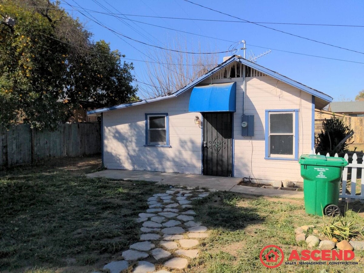 1 Bedroom 1 Bath North Bakersfield - 1 Bedroom 1 Bath North Bakersfield House