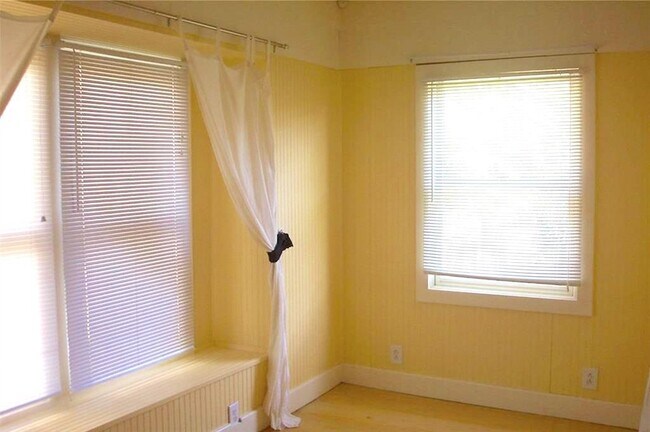 Photo - 2718 E 22nd St