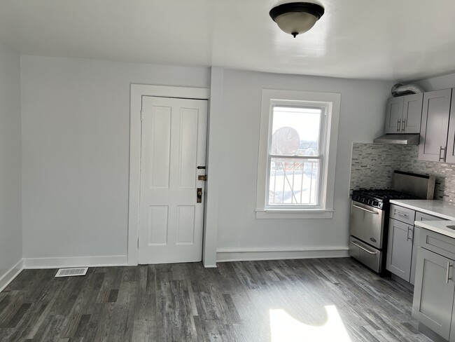Photo - 2235 Eastern Ave Unidad 3