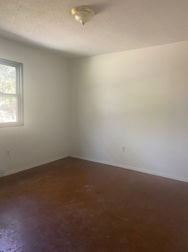 Photo - LIMITED TIME**NO APPLICATION FEE**1/2 OFF ...