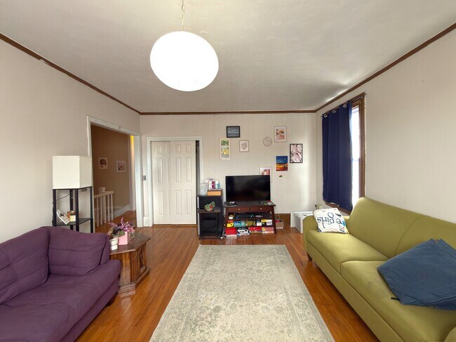 Photo - 19 Strathmore Rd Unit 2