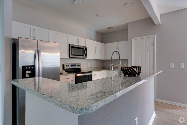 3BR,2BA - 1,635SF