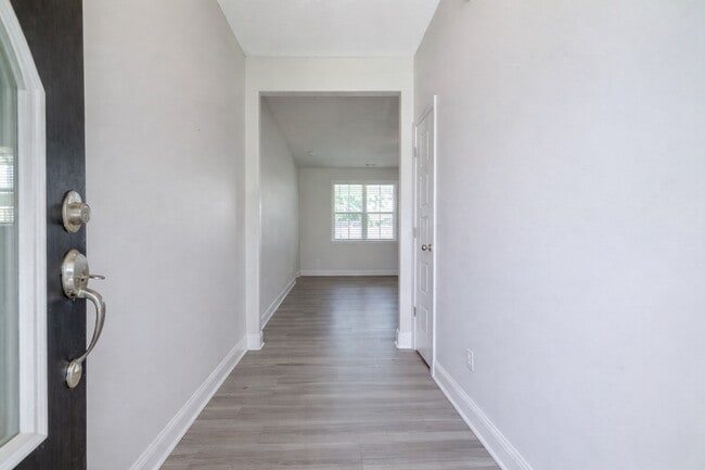 Photo - 106 Cobbleton Dr