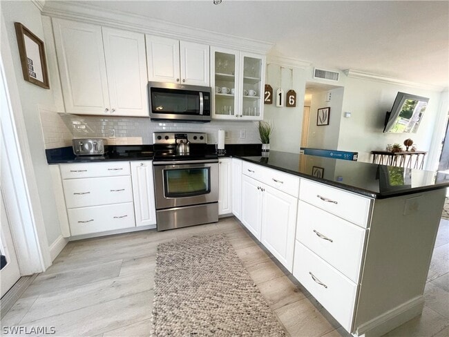 Photo - 905 13th St N