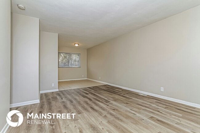 Photo - 241 Chamberlin Dr