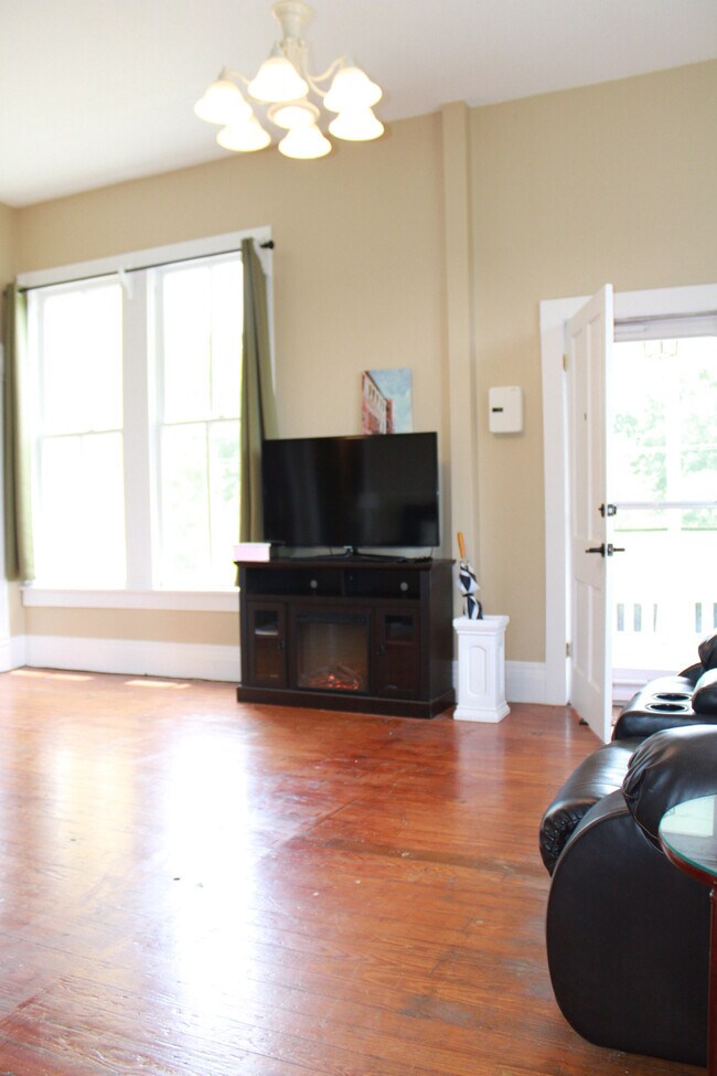 1116 Main St Apartments Natchez, MS