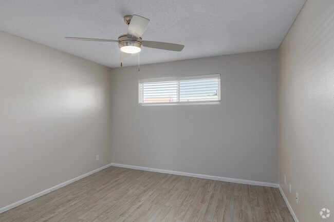 2BR, 1BA - 810SF - Bedroom