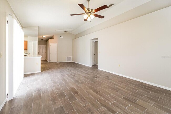 Photo - 257 Churchill Ct