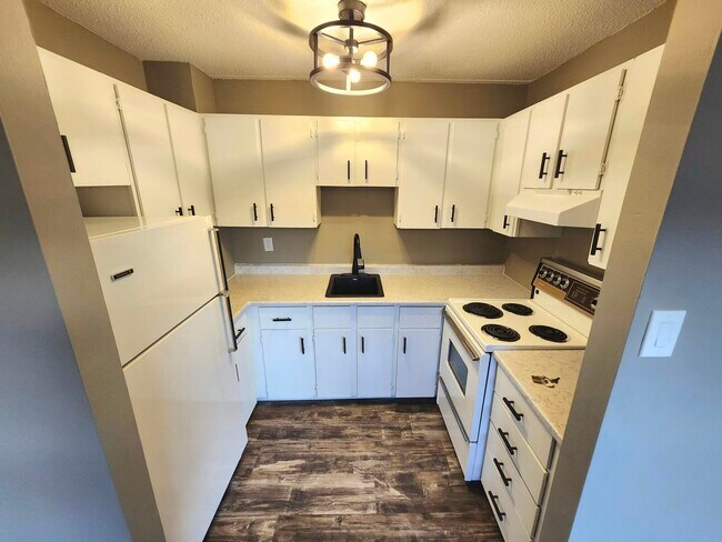 Photo - 411 Ellerdale St Unit 506