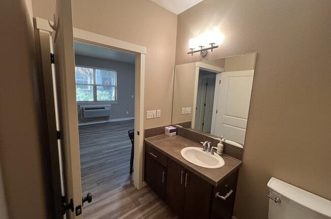 Photo - 8734 NE Delamere Way Unidad 8734