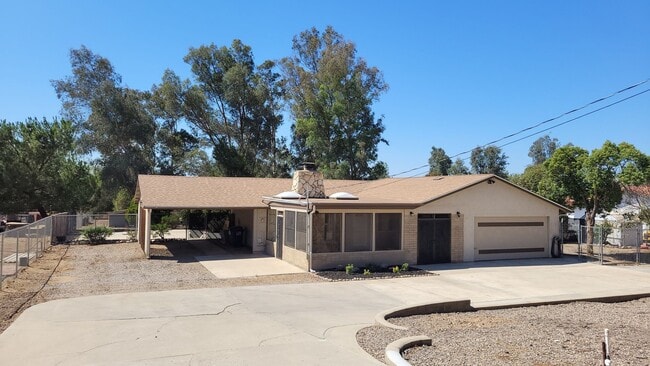 Building Photo - Beautifully Renovated Home In Ramona