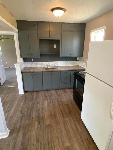 Photo - 114 E Russell St