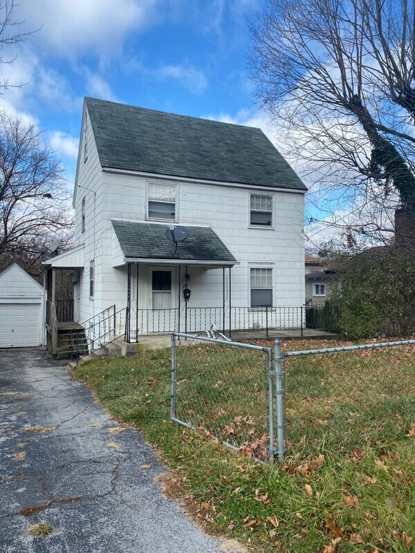 Photo - 500 Fairmont St