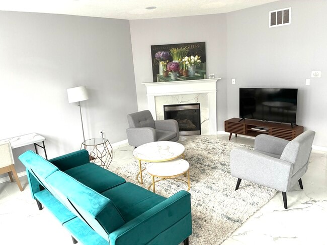 Photo - 328 W Main St