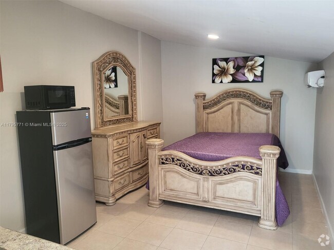 Building Photo - 11771 SW 176th St Unit 1 Rental