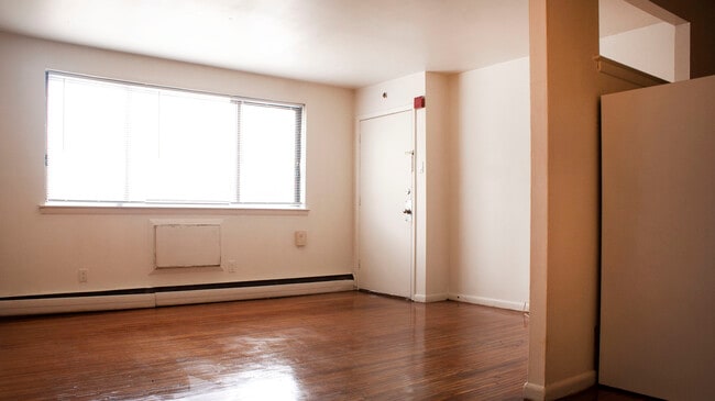 Photo - Fernrock Apartments