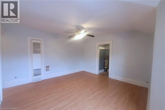 Photo - 65 East Ave Unité Upper