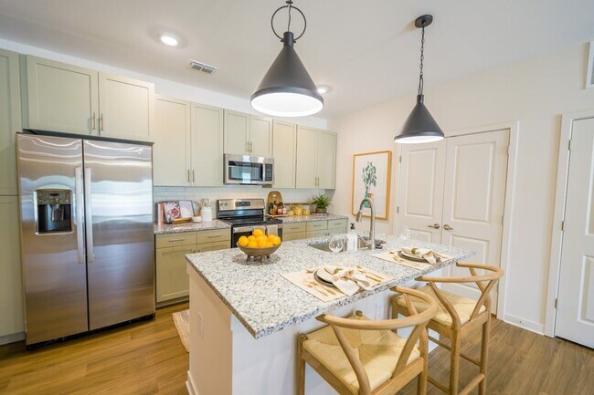 2x2 model unit kitchen/appliances - Classic City Flats | Luxury Apartments