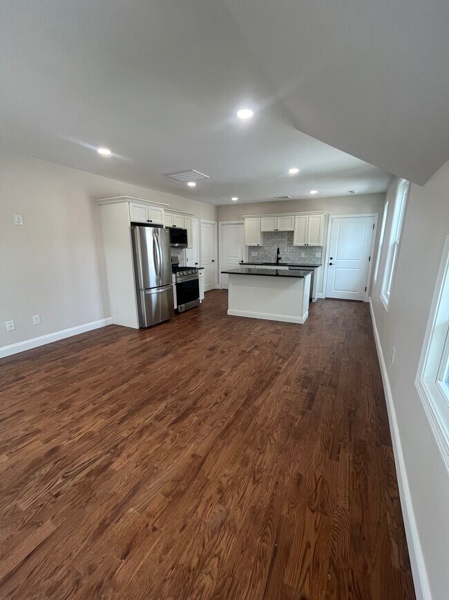 Kitchen/living - 117 Rome Ave Unit 2