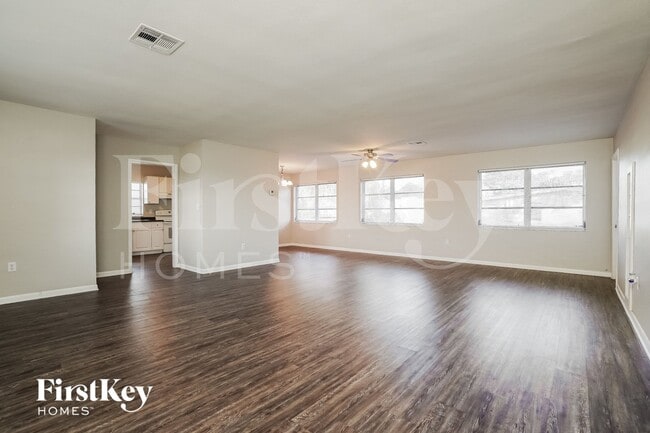 Photo - 21586 Edgewater Dr