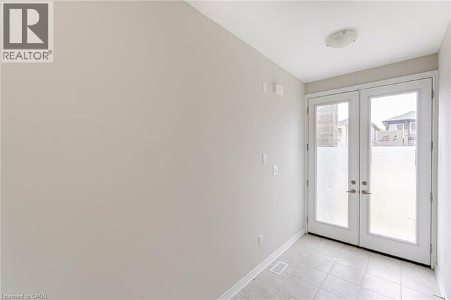 Photo - 249 Louise St.