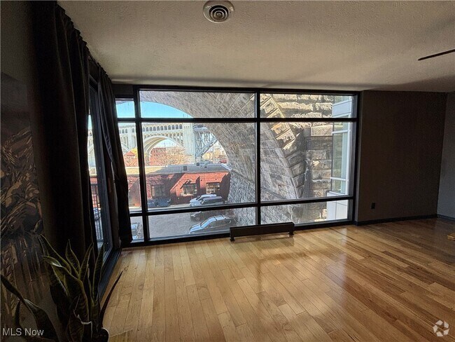 Building Photo - 1237 Washington Ave Unit 402 Rental