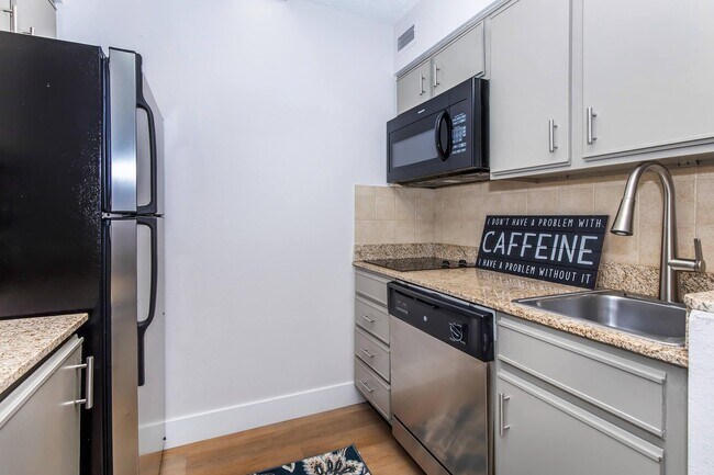 02_778142