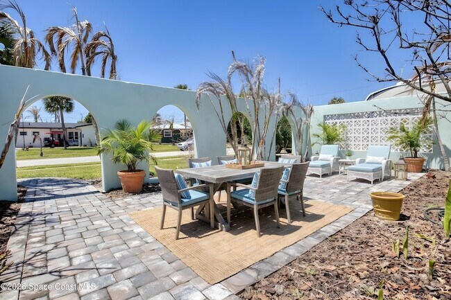 Photo - 537 Royal Palm Blvd