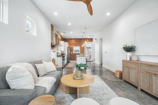 Photo - 1218 Eleanor St