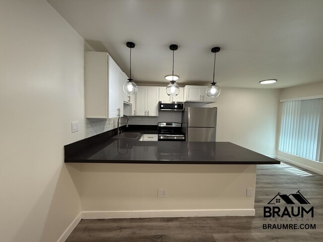 Photo - 5611 Fulcher Ave Unidad 3