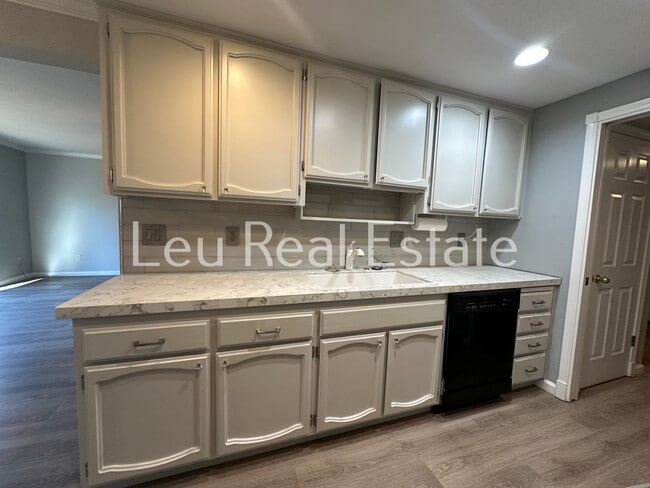 Photo - 3262 Heights Dr Unit .