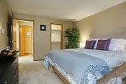 2BR, 1BA – 878 SF