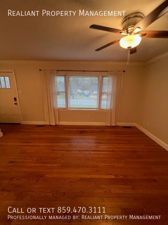 Photo - 1033 Della Dr