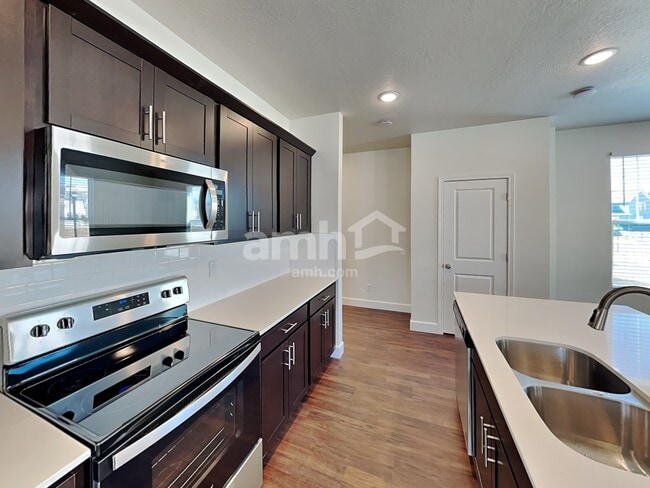 Photo - 11047 S Blue Byu Dr