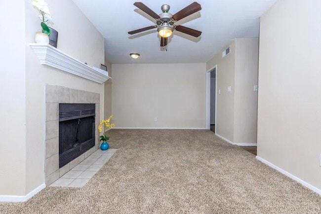 Photo - Elegant 2-Bedroom Near I-45 – Pets Welcome! Unit OLC