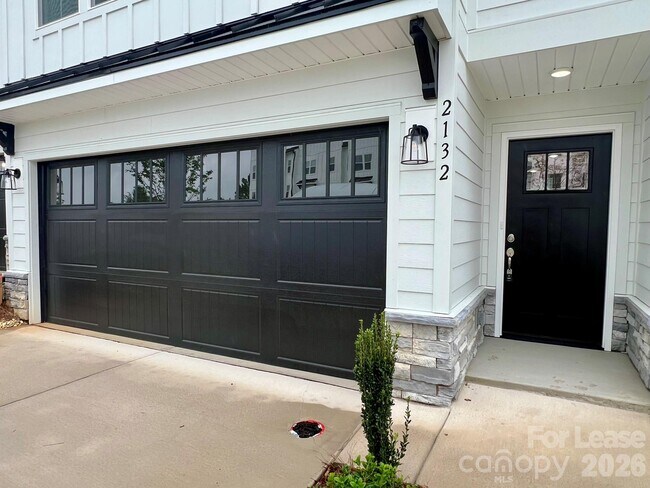 Photo - 2132 Barrowcliffe Dr NW
