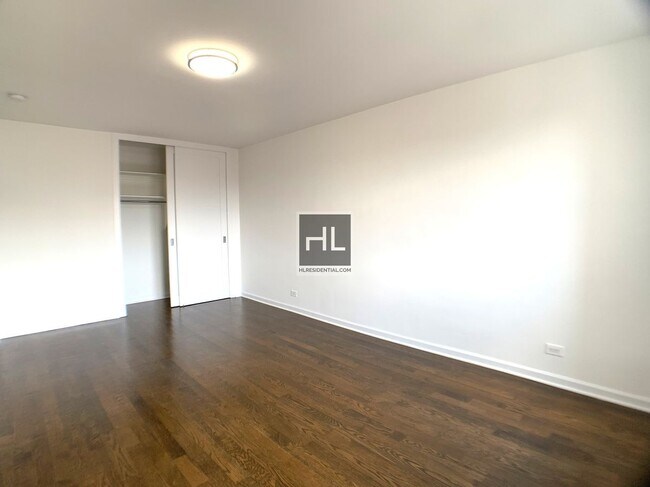 Photo - E 16 ST Unit 10N