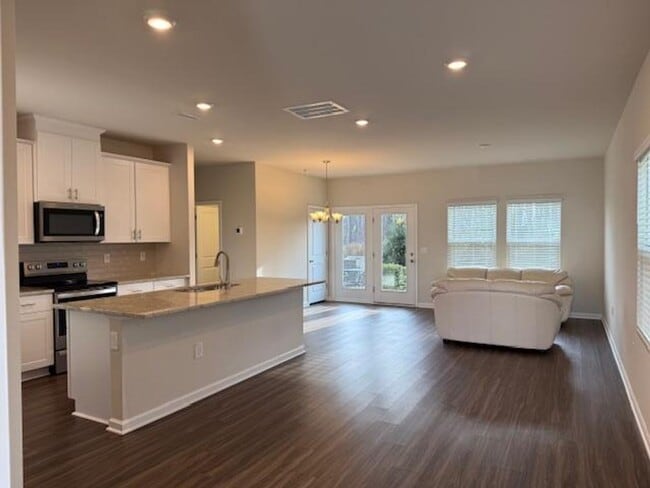 Photo - 212 Brook Farm Ln