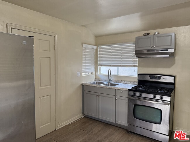 Photo - 2217 S Hobart Blvd