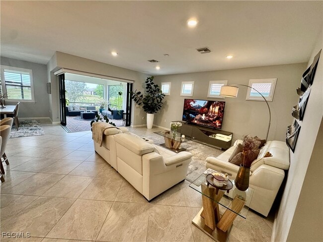 Building Photo - 3333 Hampton Blvd