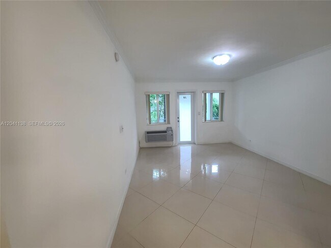 Photo - 220 Collins Ave Unit 3B
